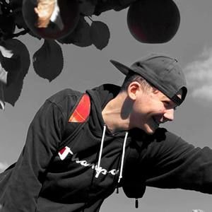 Meet your Posher, Etienne